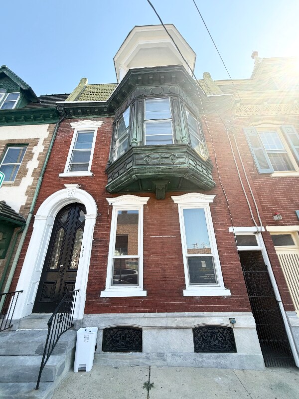Primary Photo - 141 N Eighth St
