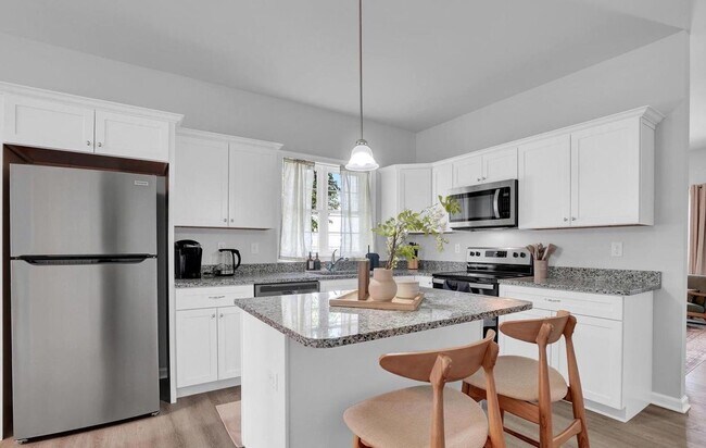 Building Photo - 2422 Lehman St