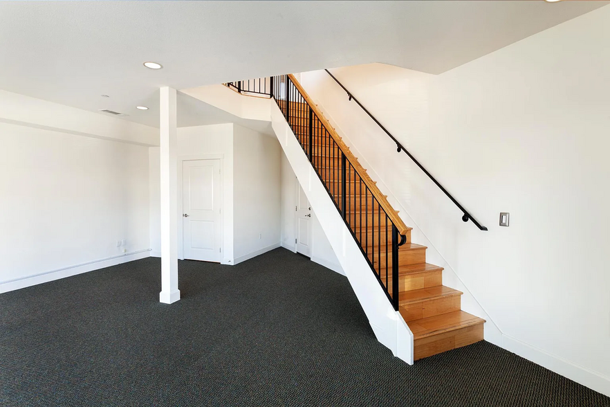 Building Photo - 97 S Ash St