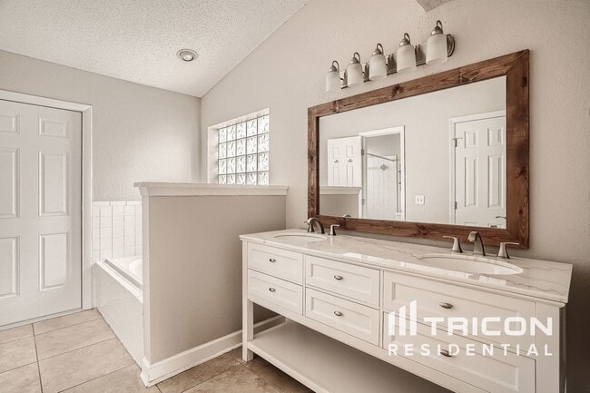 Building Photo - 7672 Habersham Dr