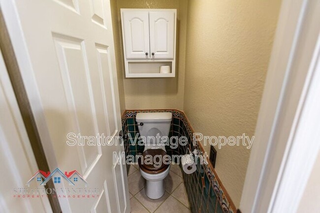 Building Photo - 10015 E Mountain View Rd