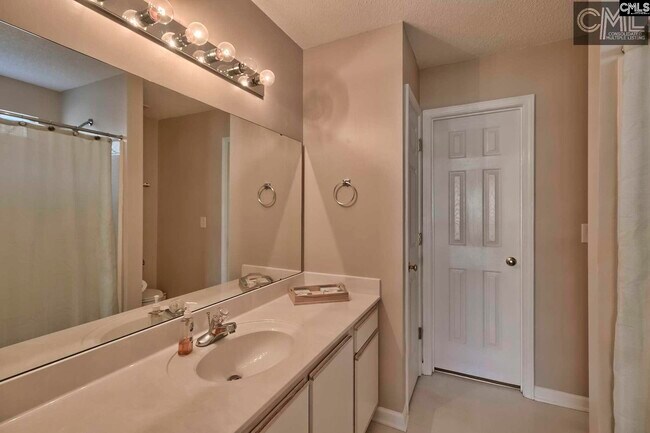 Building Photo - 104 Clouser Dr