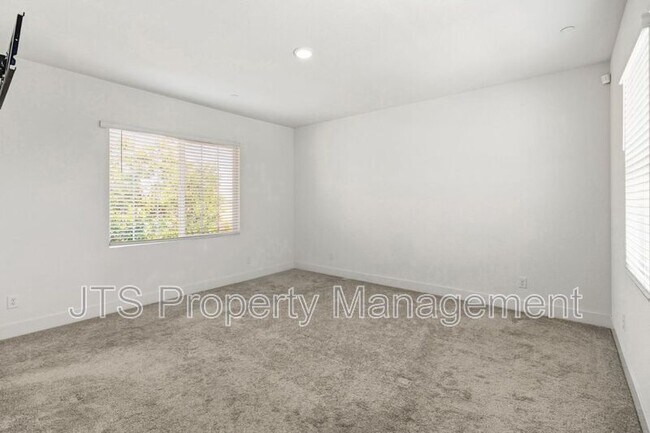 Building Photo - 3949 Aristotle Cir
