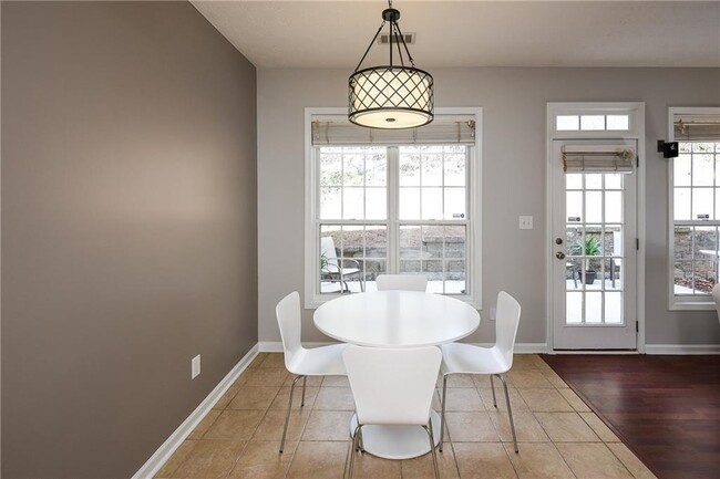 Building Photo - 2547 Avery Park Cir