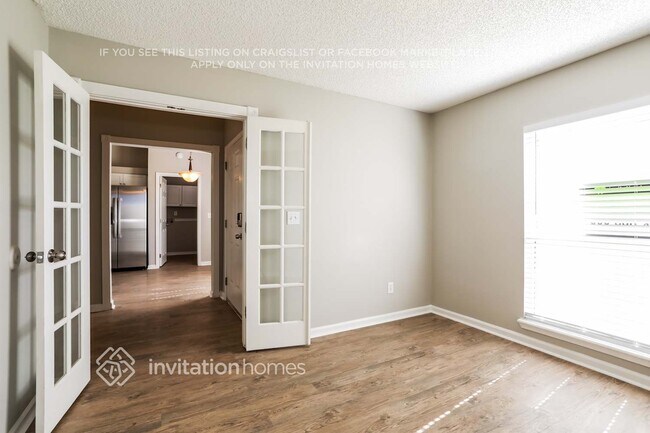 Building Photo - 1736 Northglen Cir