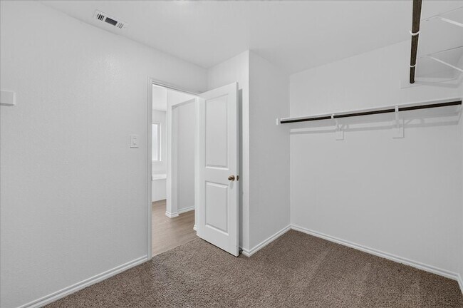 Building Photo - 728 Orchid Wy