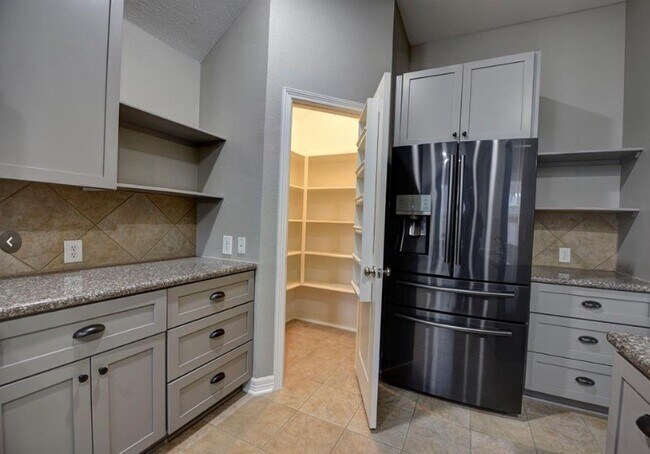 Building Photo - 21110 Dover Park Ln