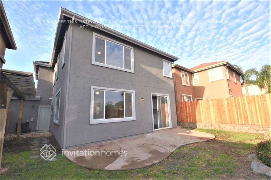 Building Photo - 1120 Villaggio Cir