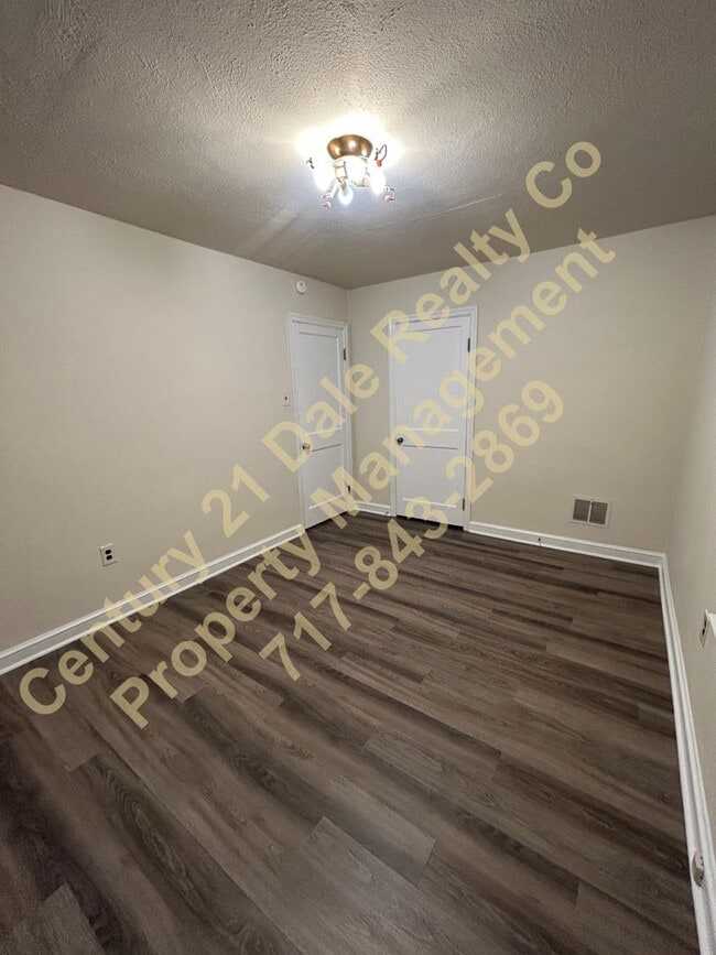 Building Photo - 3 Bedroom 1 Bath Home in West York School District