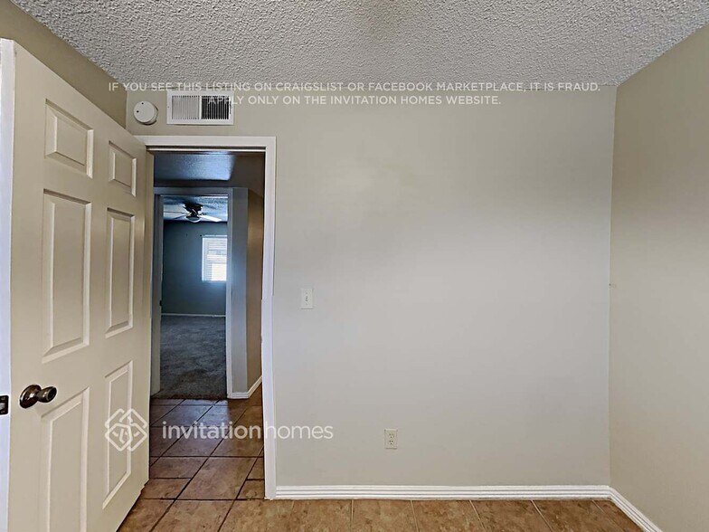 Building Photo - 17217 N 33rd Pl
