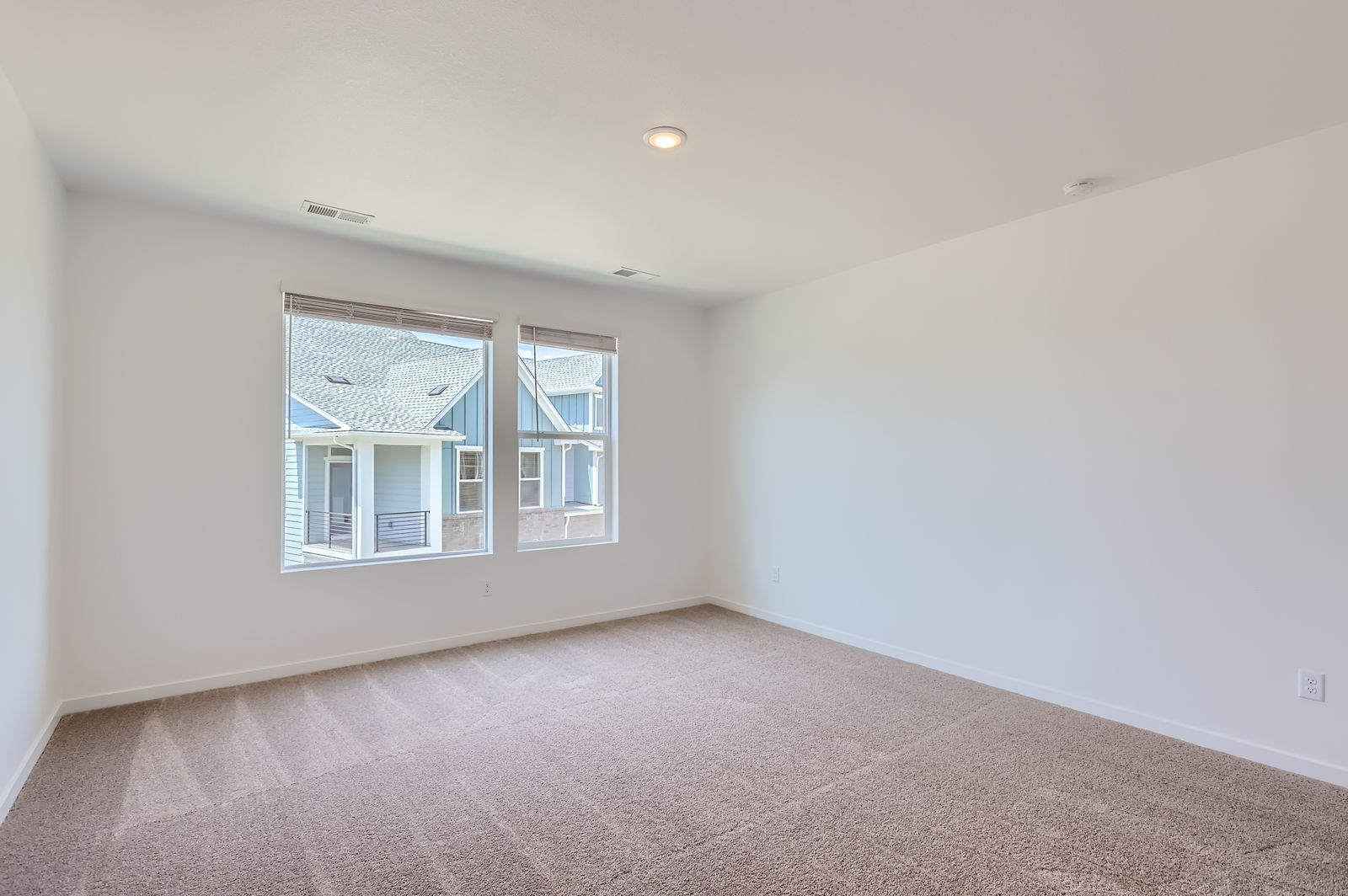 Building Photo - 6348 Deerfoot Dr