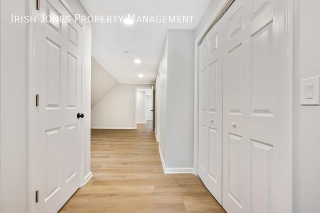 Building Photo - 48 Boyd St