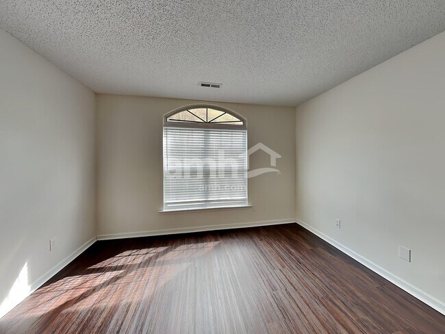 Building Photo - 2112 Coral Berry Ln