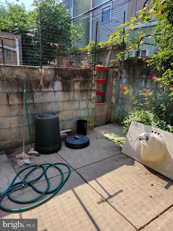 Building Photo - 838 Sears St