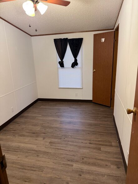 Building Photo - 2058 Krist Ln