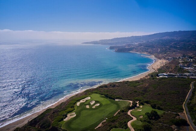 Building Photo - Aqua Vista - Entertainers Playhouse