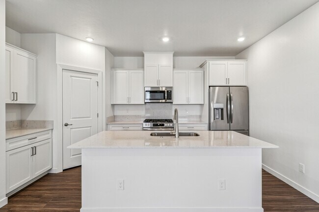 Building Photo - 8284 W Grey Alder Dr