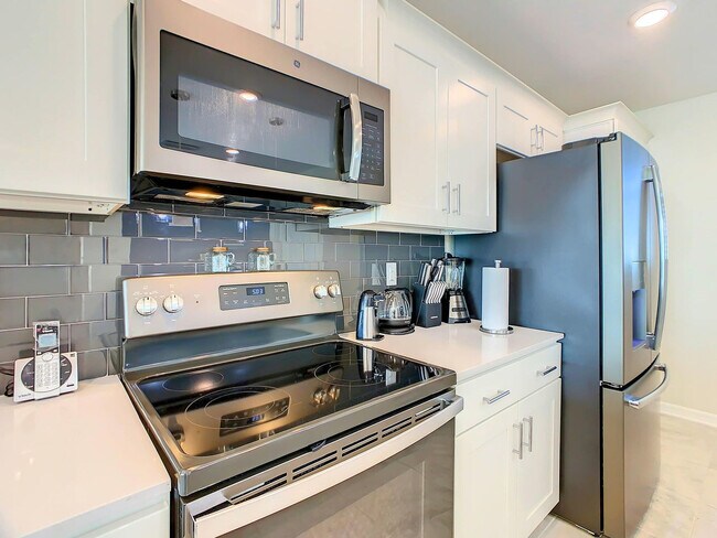 Building Photo - 3131 Paradox Cir