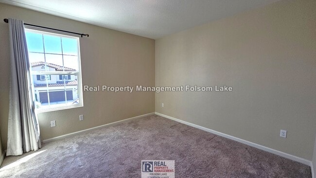 Building Photo - 3 bed 2.5 bath Home | Folsom Ranch - Gated Community | Walk to Dining & Coffee