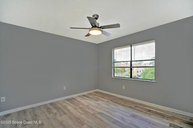 Building Photo - 225 S Tropical Trail