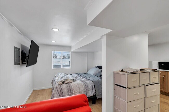 Building Photo - 12 Main St