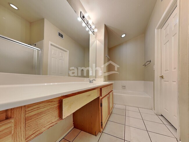 Building Photo - 293 N Slate St