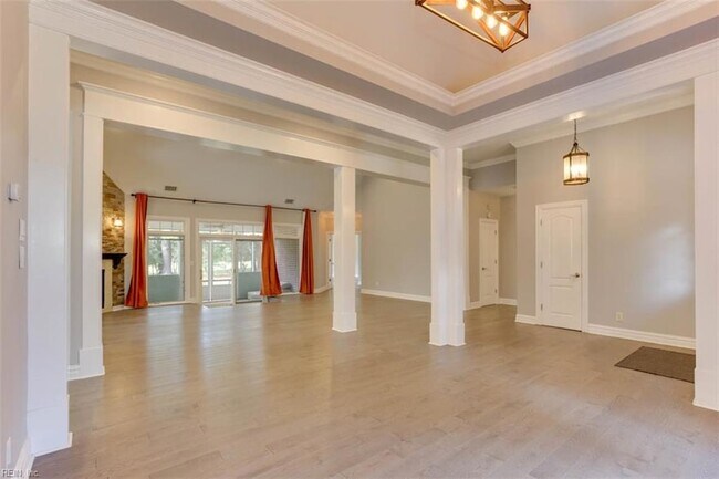 Building Photo - 5102 Waterford Pl