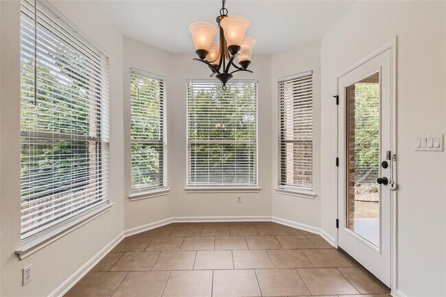 Building Photo - 12609 Calistoga Way