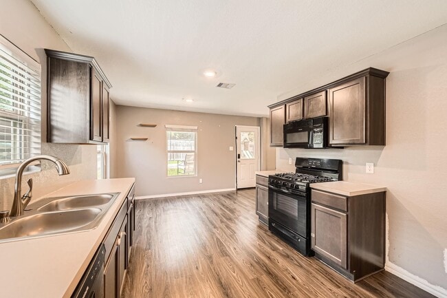 Building Photo - 1352 Winding Willow Dr