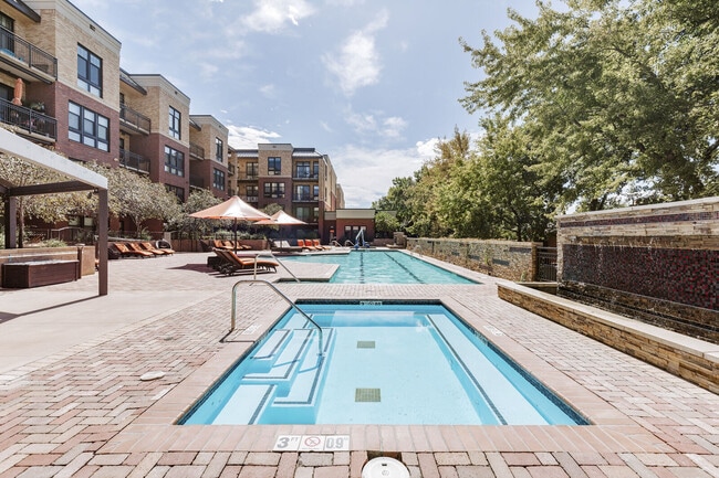 Building Photo - Kent Place Residence