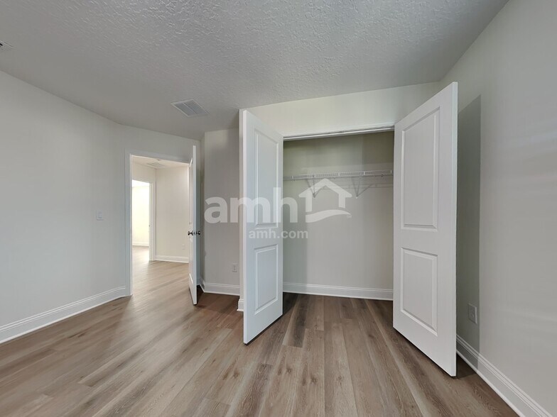 Building Photo - 11440 Bay Hl Cir