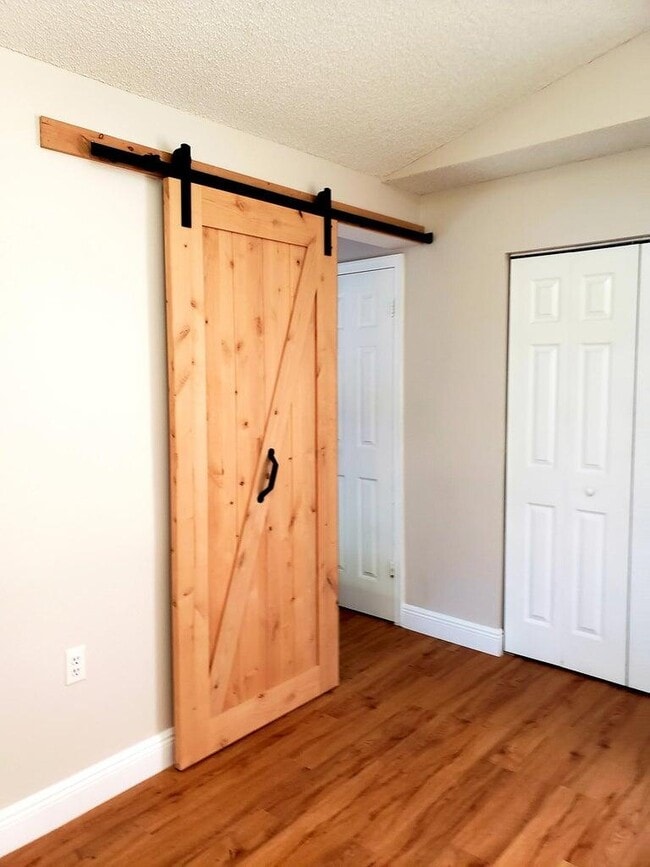 Building Photo - 13206 Glenmoor Dr