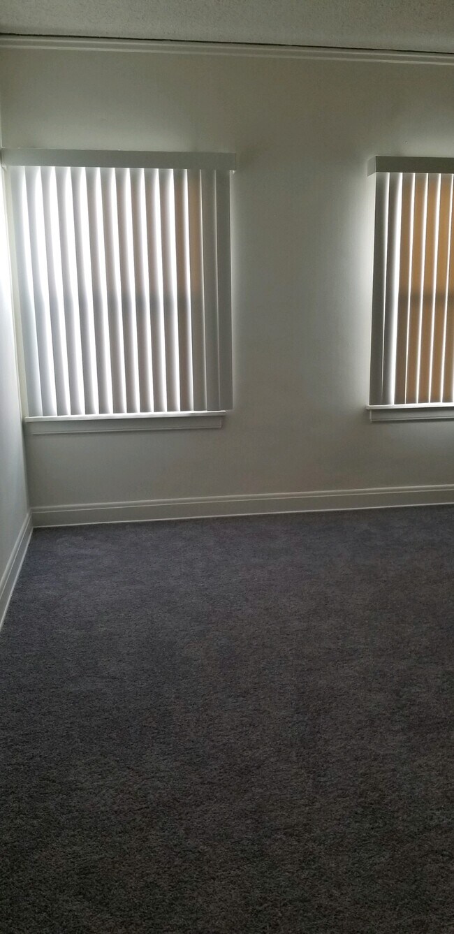 Bedroom#2 - 1955 N Vermont Ave