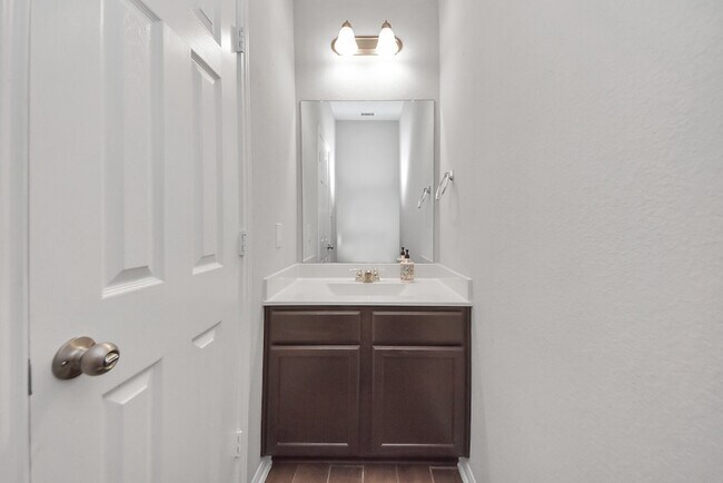 Building Photo - 4239 Wyanngate Dr