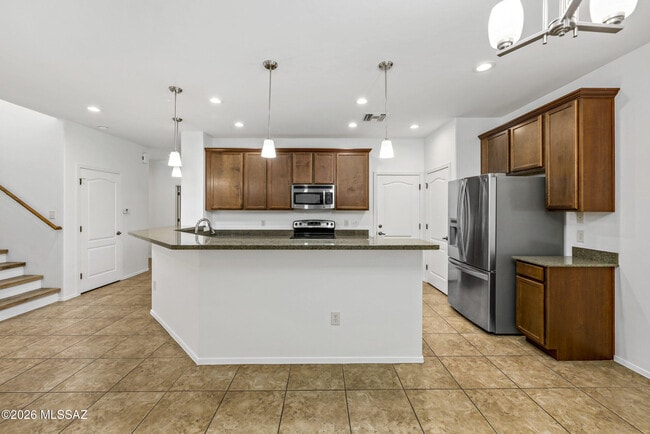 Building Photo - 4261 N Golden Ridge Ln