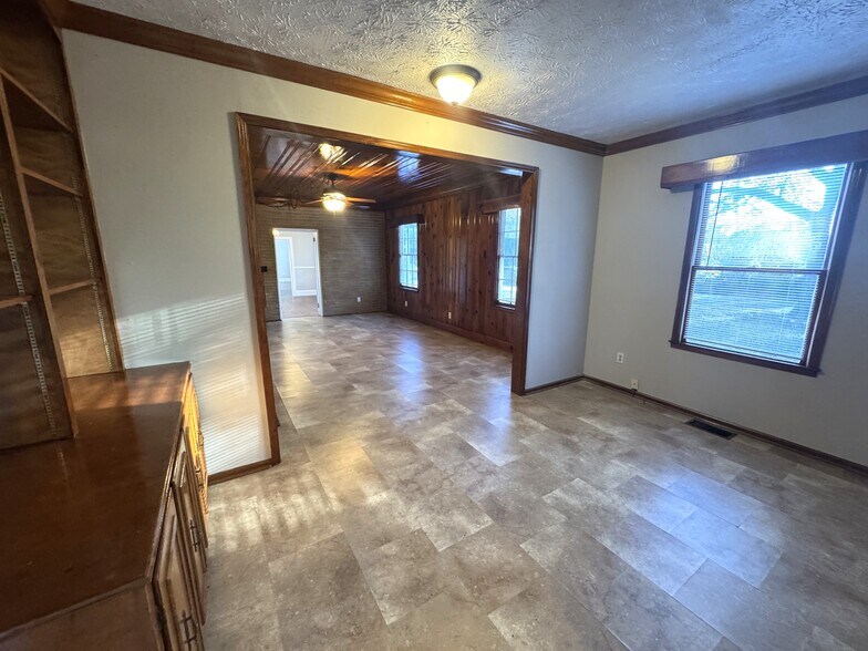 Building Photo - 1020 Cherry Hills Ct