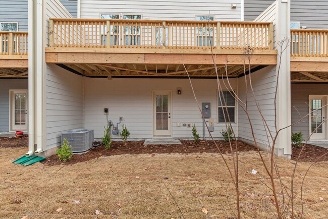 Building Photo - 3 Story Townhome in Channing Park!