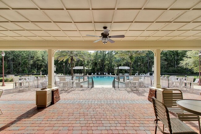 Building Photo - Spacious 4-Bedroom Home in Amelia Walk wit...