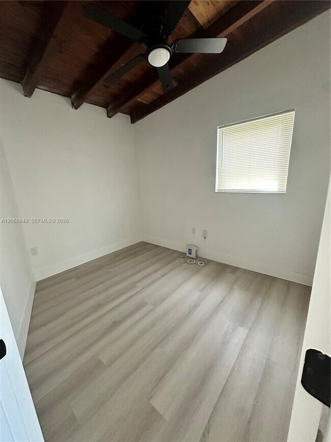 Building Photo - 3101 SW 102nd Pl