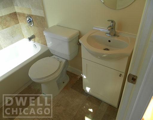 Building Photo - 2040 W Touhy Ave