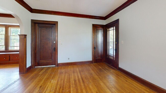 Building Photo - 4003 Behrwald Ave