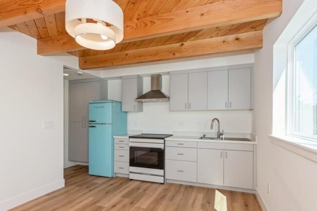 Building Photo - 1 bedroom in Seattle WA 98117