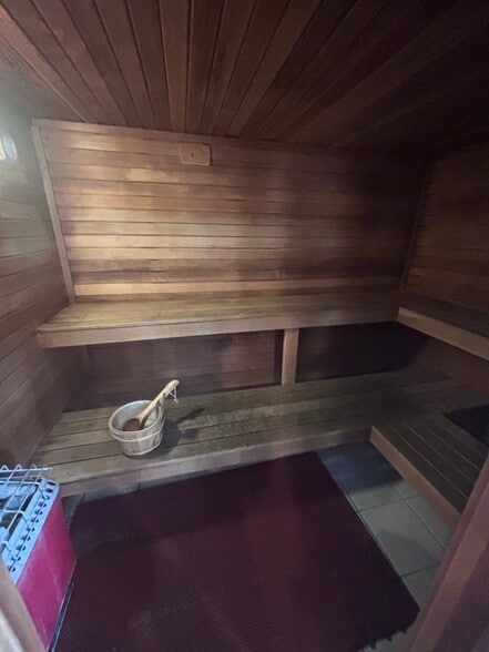 Sauna - 1433 N Williams St