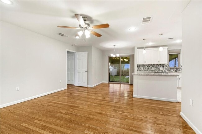 Building Photo - 108 E Skyview Rd