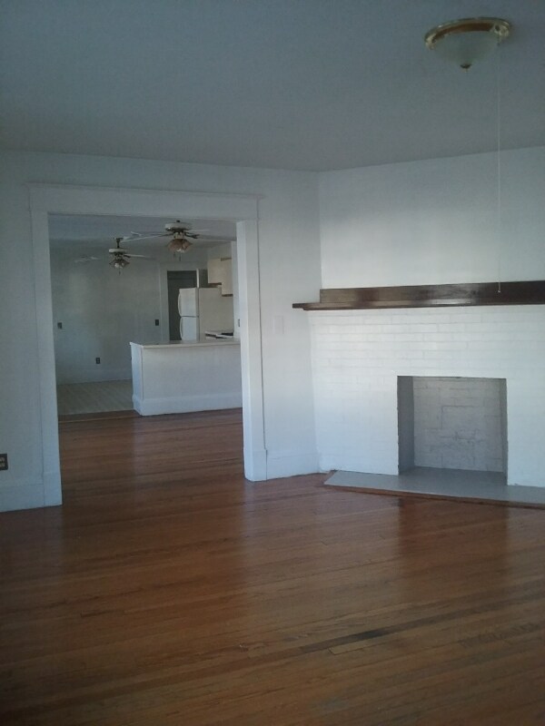 Building Photo - 197 Acorn St