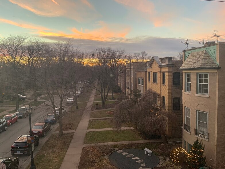 Sunset - 1011 Hull Terrace