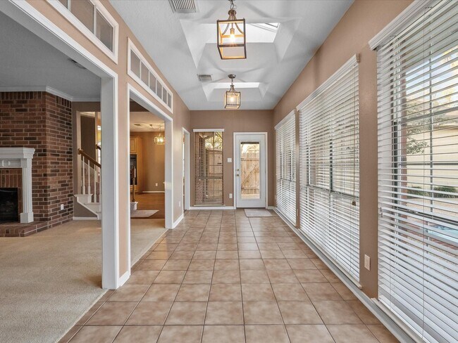 Building Photo - 2210 Crimson Cove Ct