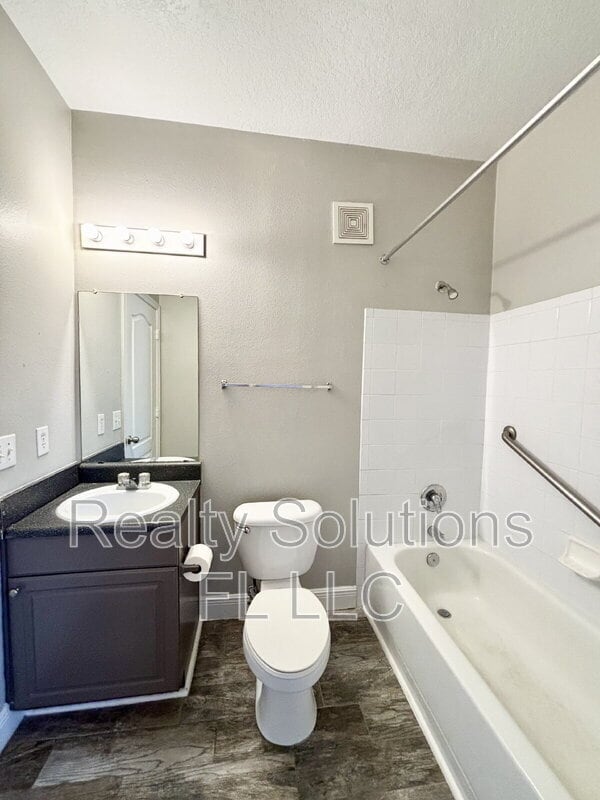 Building Photo - 19914 Villa Creek Dr