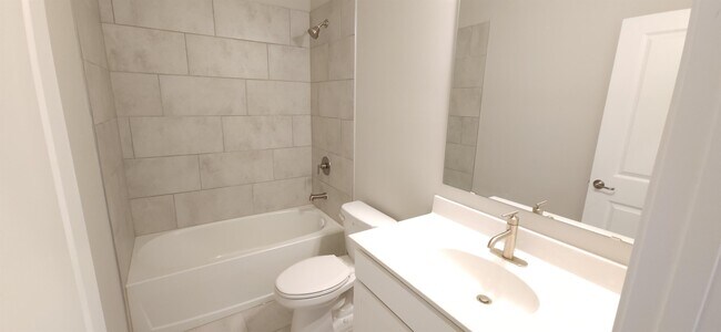 Building Photo - 2606 Dorset Ln