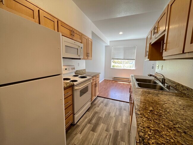 Building Photo - 205 Marina Lakes Dr